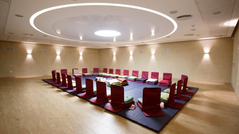 מרכז כאן ועכשיו אולם2